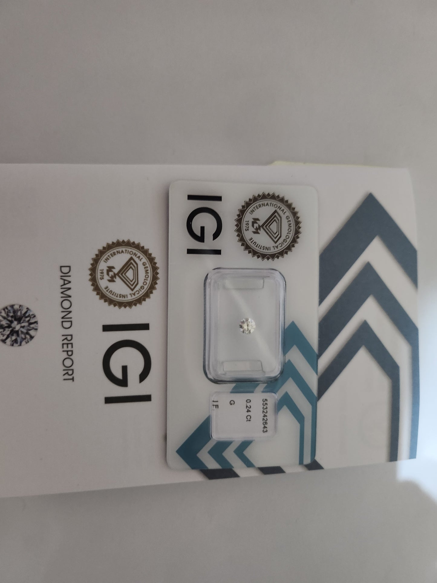 DIAMANTE NATURALE CON CERTIFICATO IGI